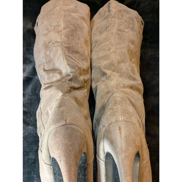 Wet Seal suede boots. Size 7.5 - Picture 6 of 13